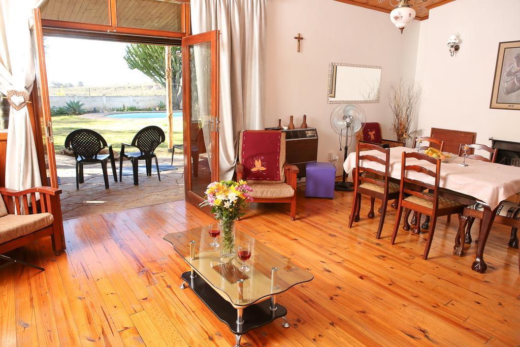 Oudtshoorn Homestay Accommodation Exterior foto
